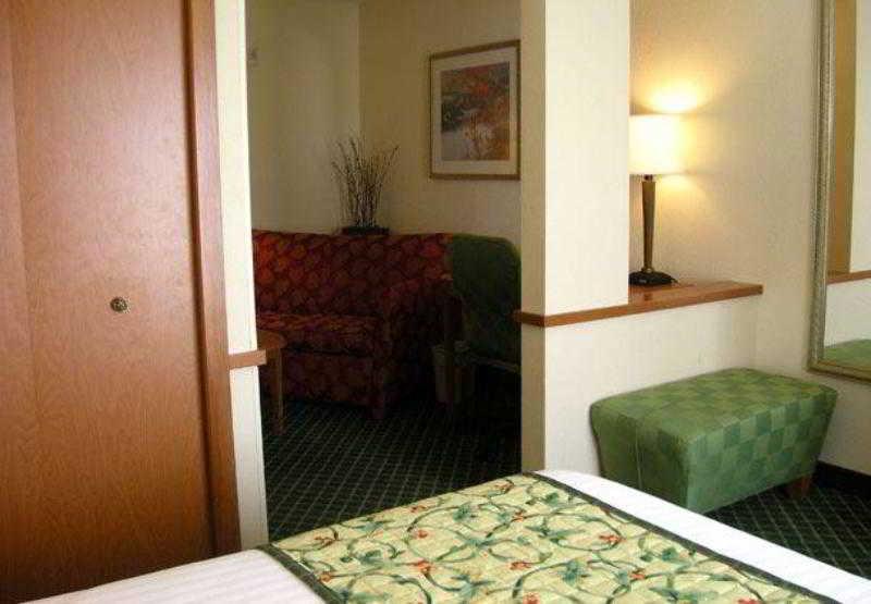 Fairfield Inn And Suites By Marriott Тифтон Екстериор снимка