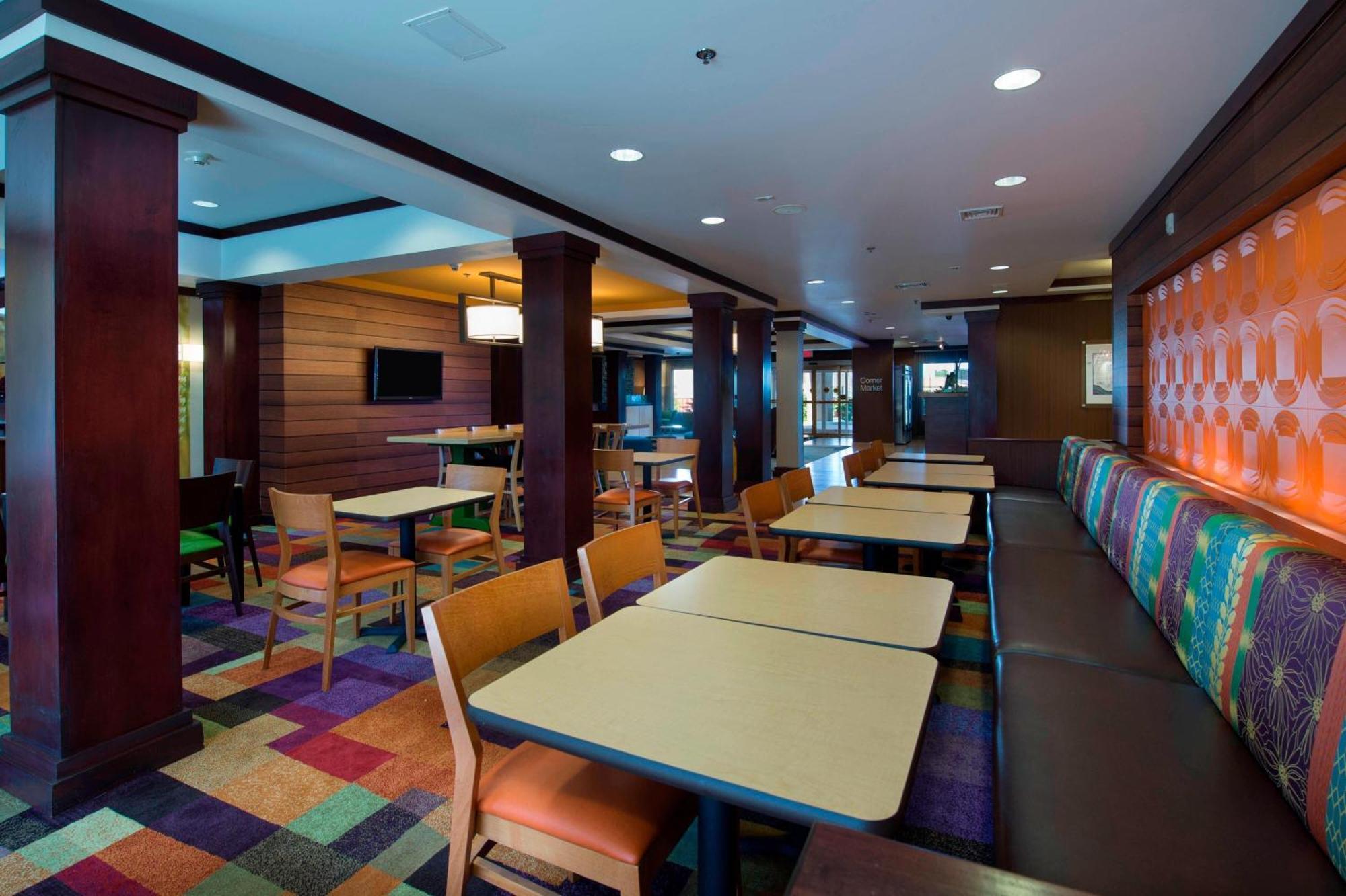 Fairfield Inn And Suites By Marriott Тифтон Екстериор снимка