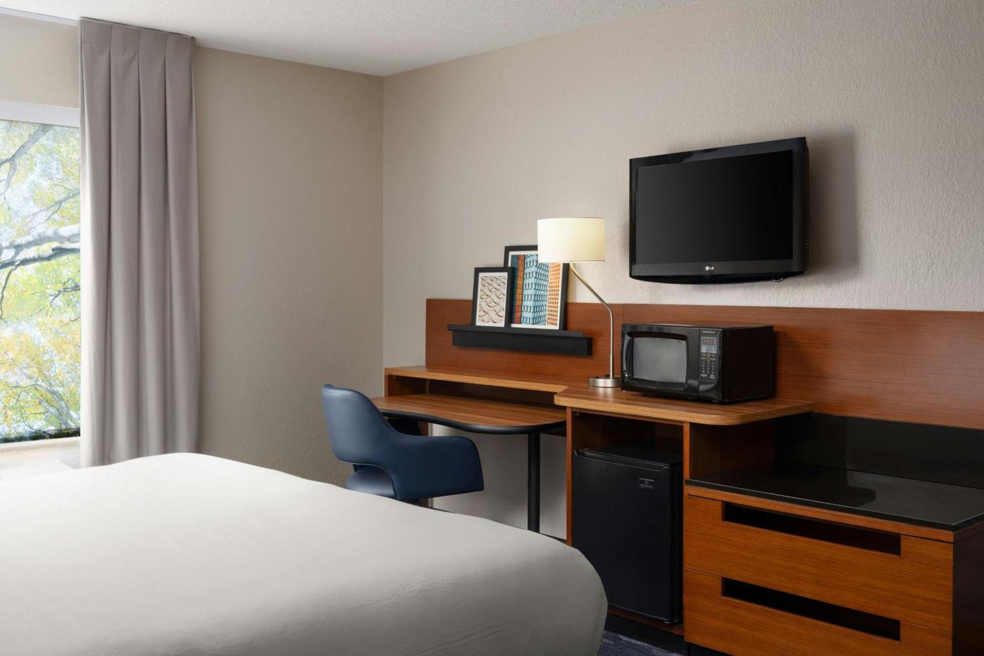 Fairfield Inn And Suites By Marriott Тифтон Екстериор снимка