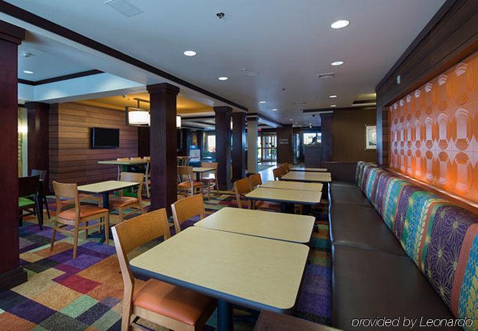 Fairfield Inn And Suites By Marriott Тифтон Екстериор снимка