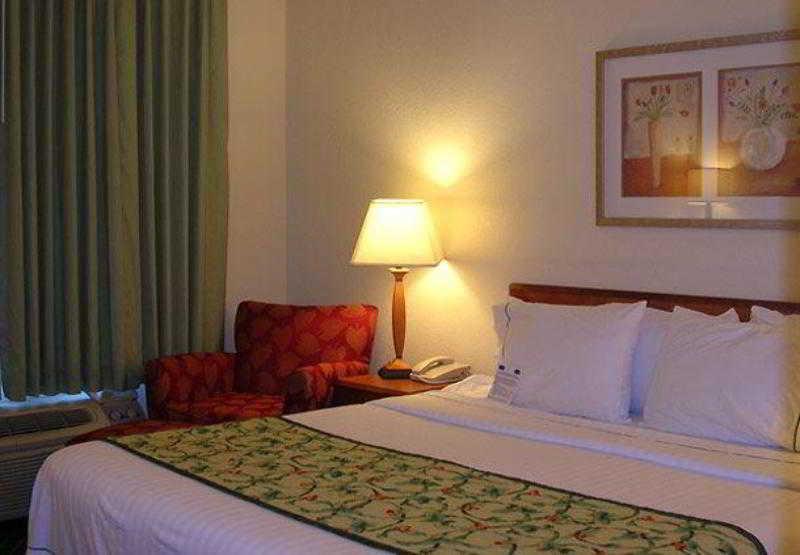 Fairfield Inn And Suites By Marriott Тифтон Екстериор снимка