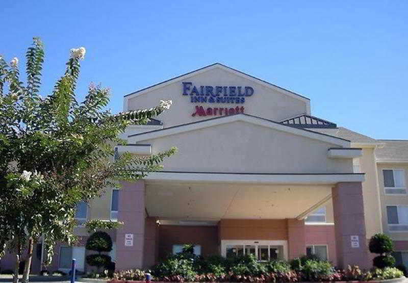 Fairfield Inn And Suites By Marriott Тифтон Екстериор снимка
